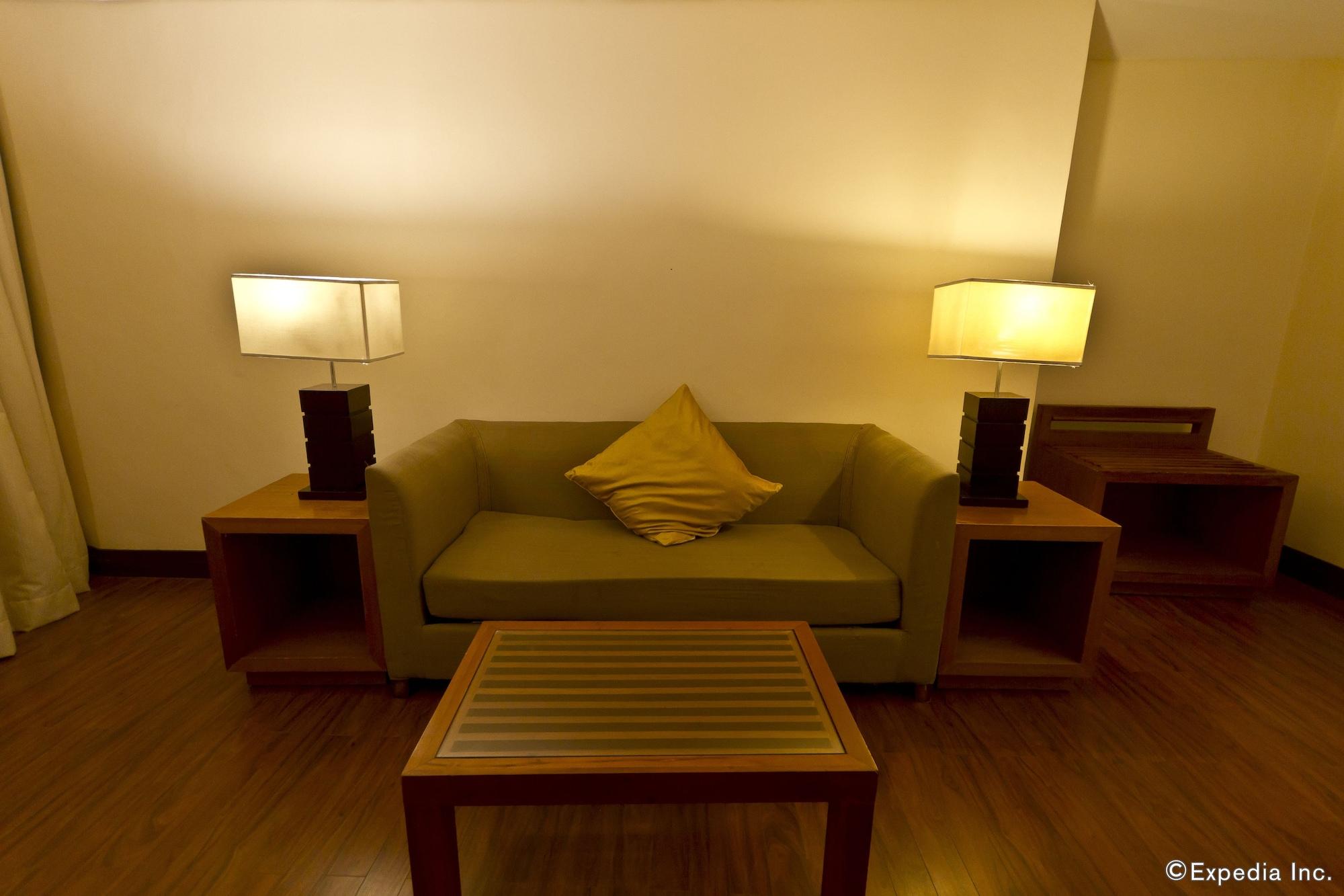 סבו Crown Regency Hotel & Towers מראה חיצוני תמונה