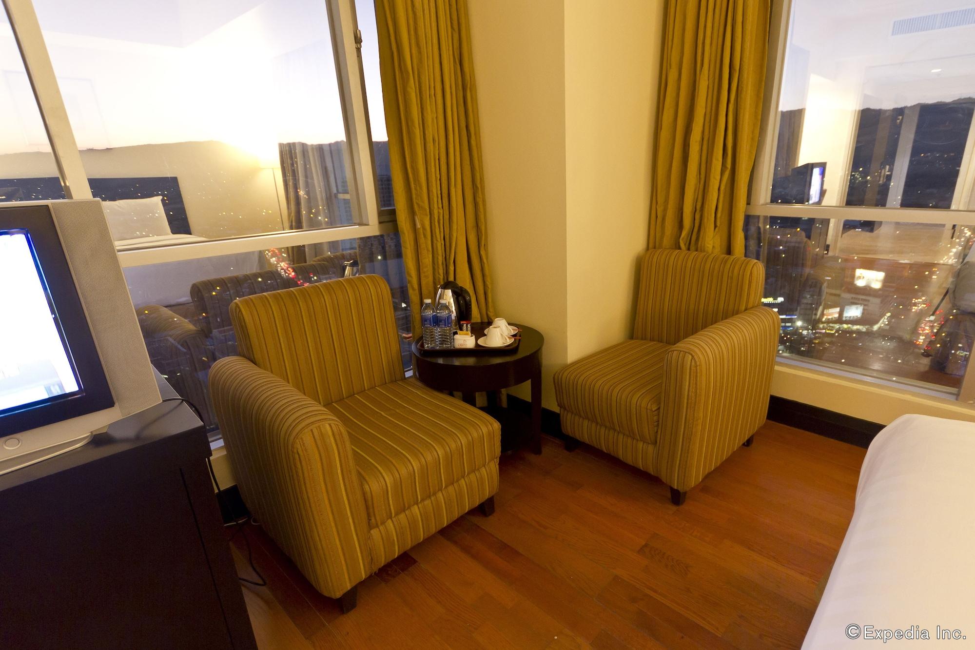 סבו Crown Regency Hotel & Towers מראה חיצוני תמונה