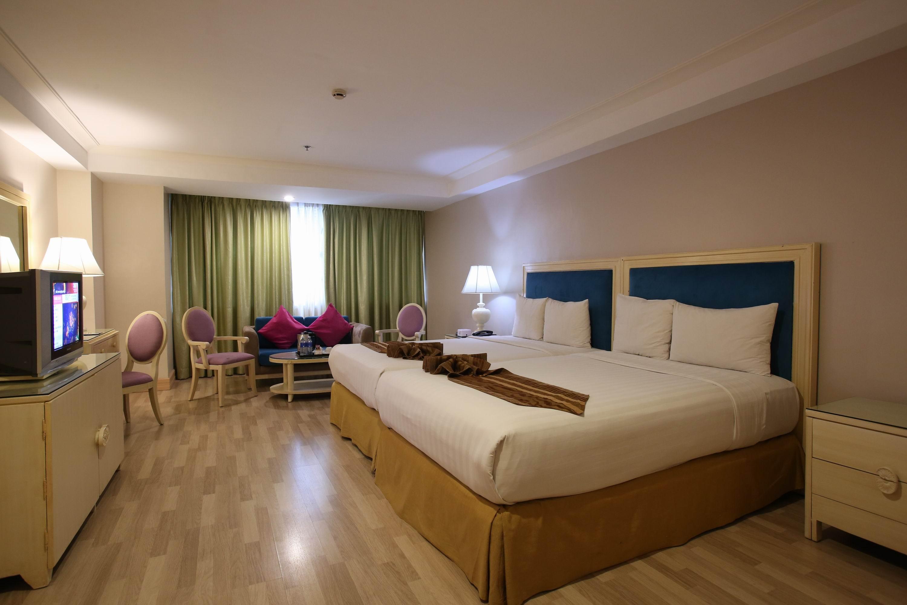 סבו Crown Regency Hotel & Towers מראה חיצוני תמונה