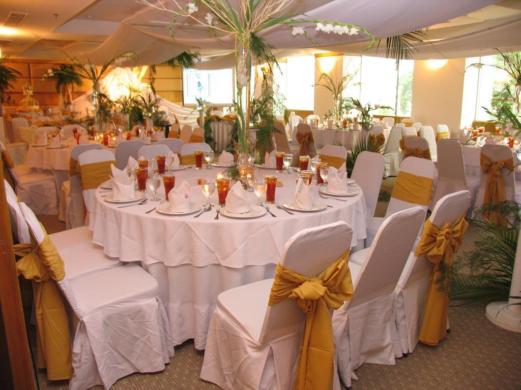 סבו Crown Regency Hotel & Towers מראה חיצוני תמונה